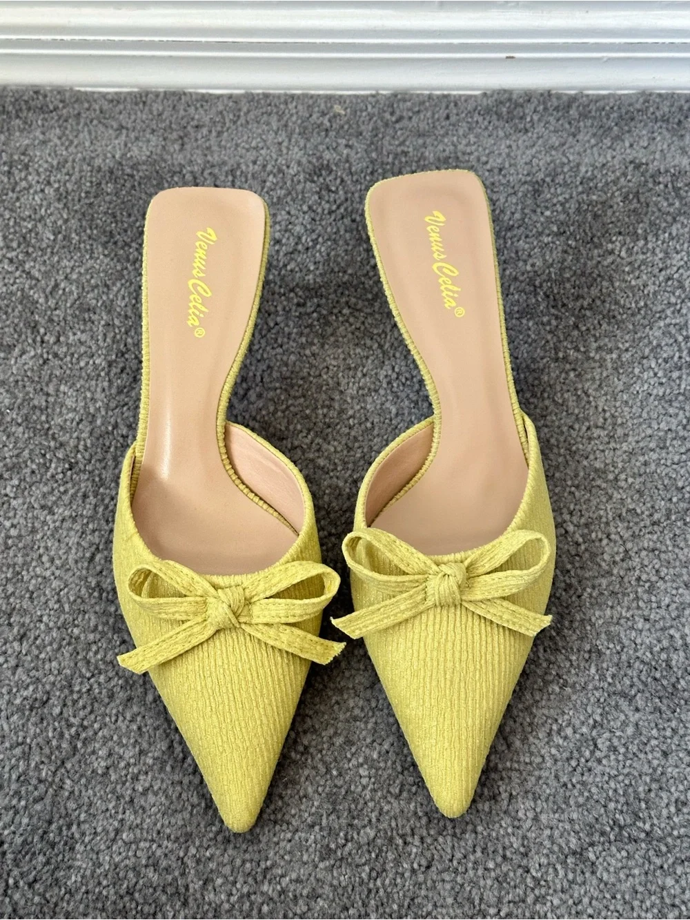 Chartreuse kitten heel - Picture 2 of 2